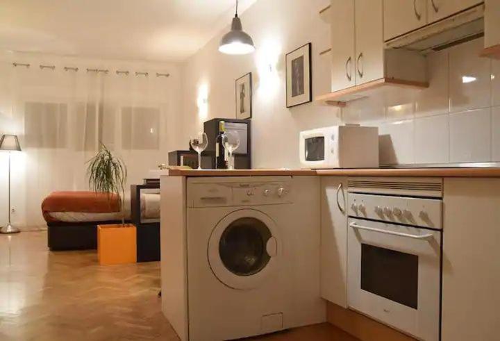 Estudio Acogedor Y Luminoso Apartment Madrid Bagian luar foto